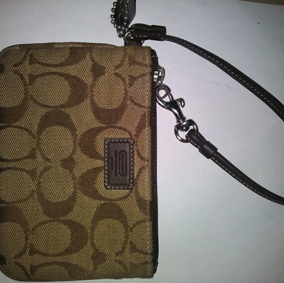 Coach - Picture 2 of 4